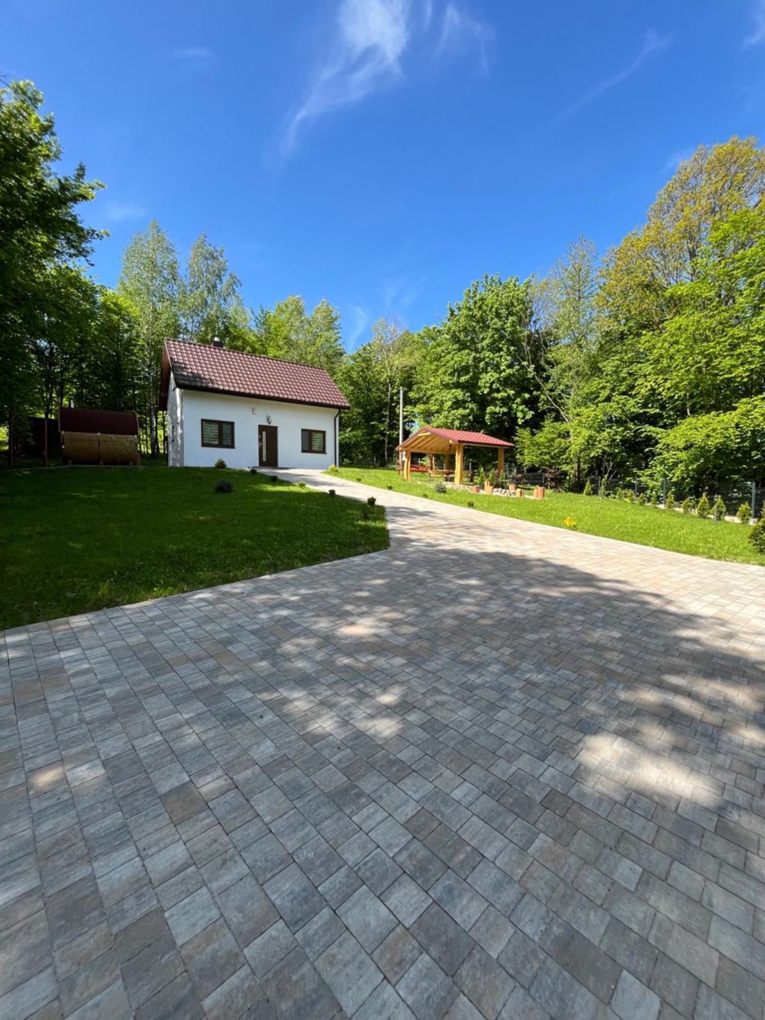 W Lesie Sauna I Goraca Balia Wellness&spa Chalet Grybow